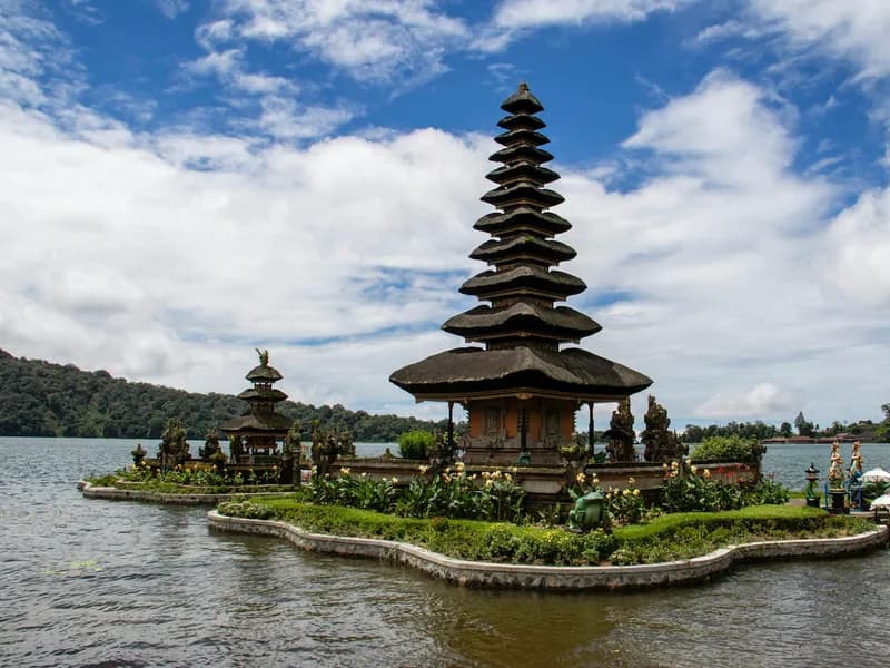Sanur: Balinese Ocean Purification Ritual with Priest
